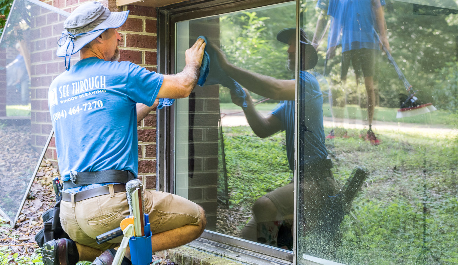 Nothing beats a human touch when cleaning your windows in Richmond, VA.